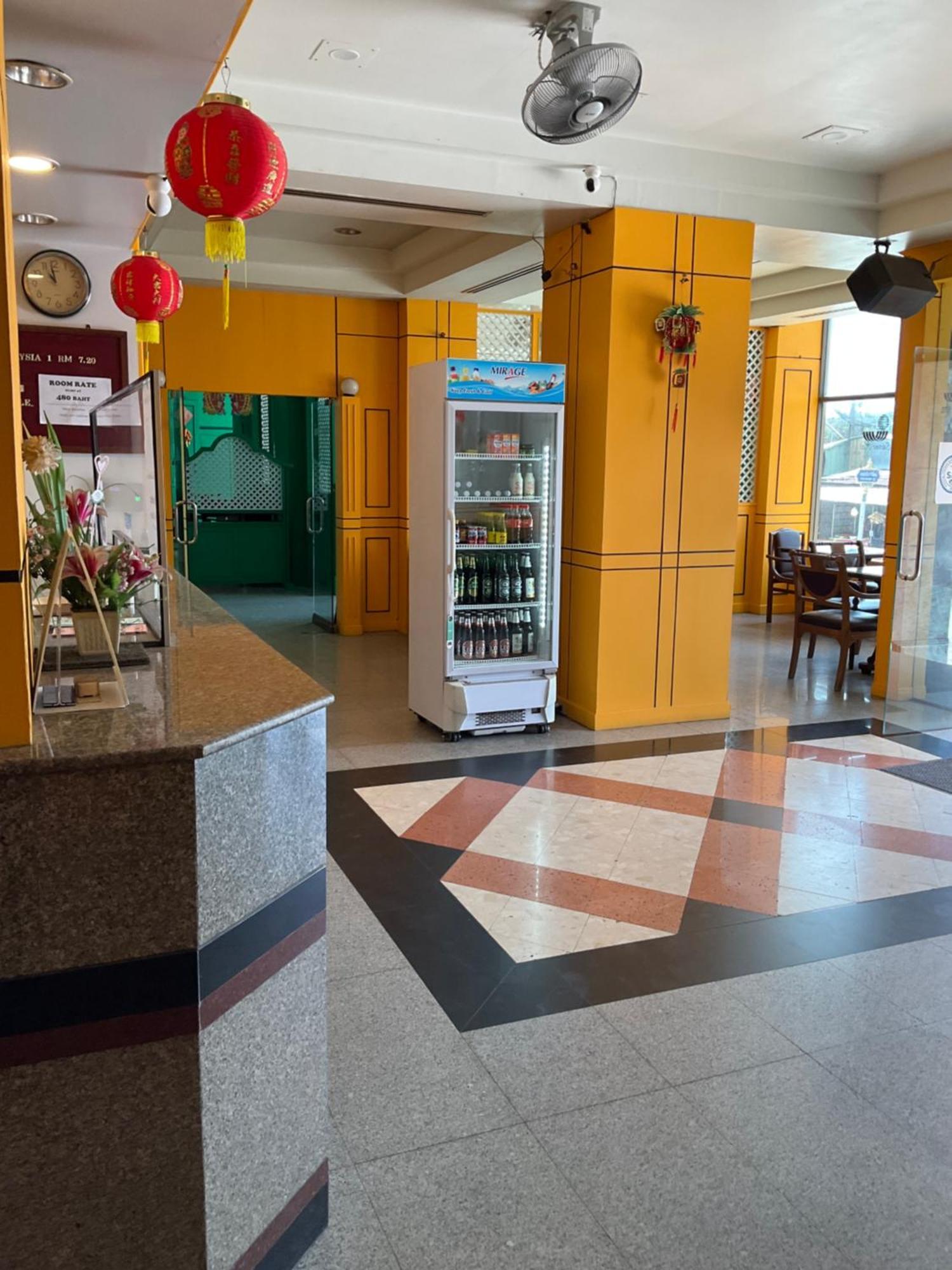 Intertower Hotel Sungai Kolok Esterno foto